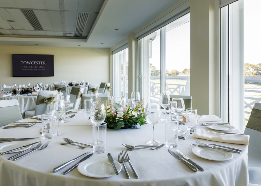 Towecester-Racecourse-10.jpg